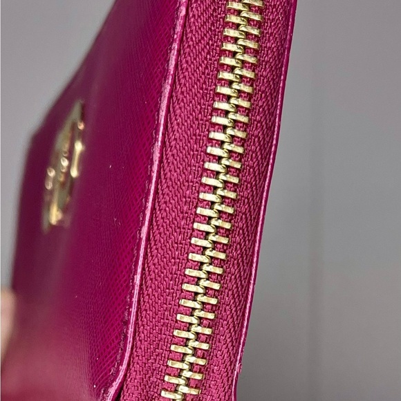 Salvatore Ferragamo Pink Leather Clutch - Picture 4 of 14